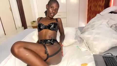 Snapshot of zaria_amara chatting on 07/21/26, 11:56 zaria_amara online show from 07/21/26, 11:56