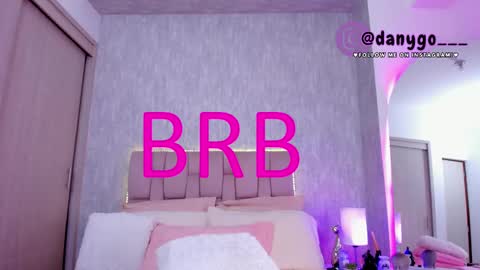 Snapshot of zarianaevanz chatting on 02/22/25, 04:07 Zariana online show from 02/22/25, 04:07