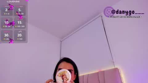 Snapshot of zarianaevanz chatting on 09/30/25, 10:59 Zariana online show from 09/30/25, 10:59