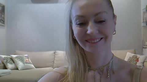 Snapshot of zarinaswift chatting on 03/31/26, 09:32 Zarina Swift online show from 03/31/26, 09:32