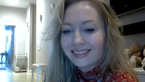 Zarina Swift online show from 05/30/26, 06:43