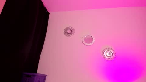 Zaritha Li online show from 10/06/25, 10:23