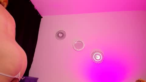 Zaritha Li online show from 11/08/25, 10:26