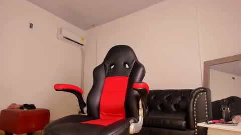 Snapshot of zasha_kleyton69 chatting on 01/18/26, 10:35 Zasha online show from 01/18/26, 10:35