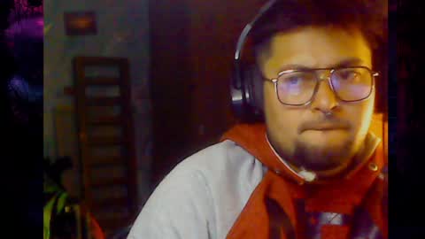 Snapshot of zatiro992 chatting on 04/21/26, 01:42 Zatth online show from 04/21/26, 01:42