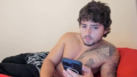 Snapshot of zaylanez chatting on 01/28/25, 07:11 Zay lanez online show from 01/28/25, 07:11