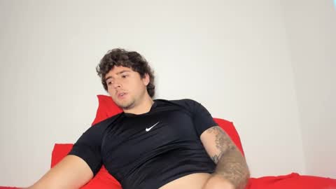 Snapshot of zaylanez chatting on 02/01/25, 10:44 Zay lanez online show from 02/01/25, 10:44