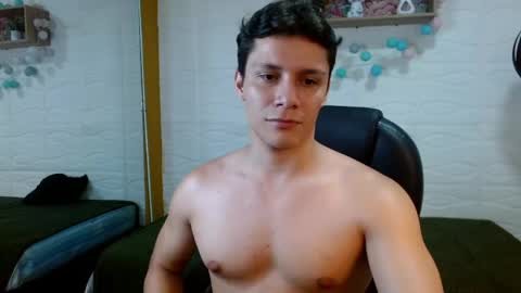 Snapshot of zayn_clausen chatting on 05/11/26, 05:32 zayn_clausen online show from 05/11/26, 05:32