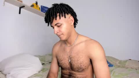 Snapshot of zayn_moreno chatting on 06/21/26, 08:55 zayn 3 online show from 06/21/26, 08:55