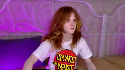 Snapshot of zaynginger chatting on 12/21/25, 10:55 ZAYN online show from 12/21/25, 10:55