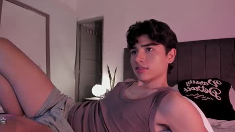 Hii im Zay.                 I save money for education. PVT Open. online show from 01/19/26, 06:06