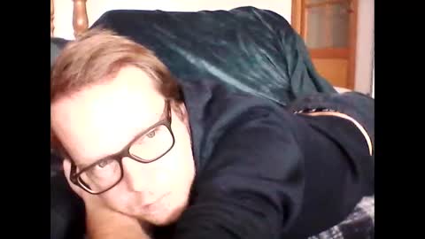 Snapshot of zblondyfrenchy chatting on 01/18/25, 12:36 zblondyfrenchy online show from 01/18/25, 12:36