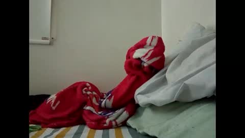 Snapshot of ze___________________ chatting on 02/17/26, 04:24 ze online show from 02/17/26, 04:24