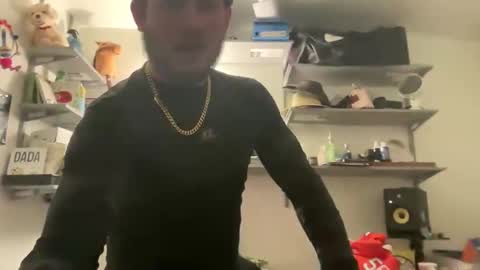 zedito online show from 12/22/25, 07:27