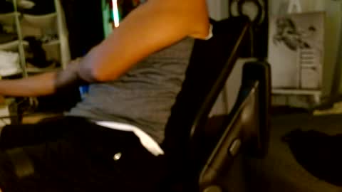 Snapshot of zedlav4 chatting on 11/19/25, 02:11 zedlav4 online show from 11/19/25, 02:11