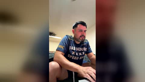 Snapshot of zeebraoso chatting on 05/14/26, 01:56 zeebraoso online show from 05/14/26, 01:56