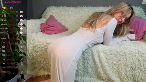 Avi online show from 11/26/25, 01:12