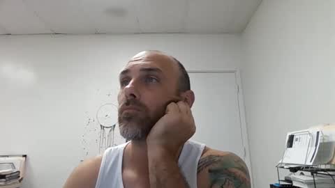 Snapshot of zekester87 chatting on 05/14/26, 02:40 zekester87 online show from 05/14/26, 02:40