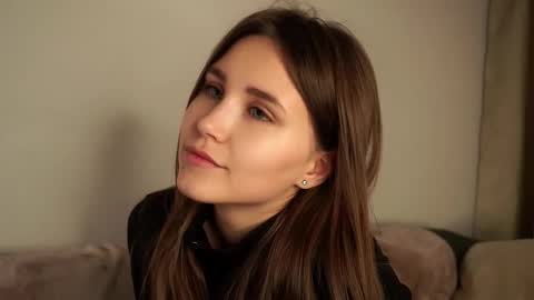 Emilia online show from 09/21/25, 12:45