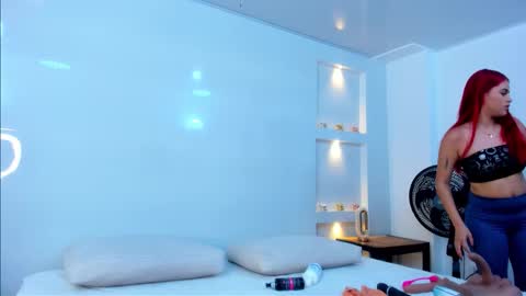 Zenda Evans online show from 10/01/25, 02:39