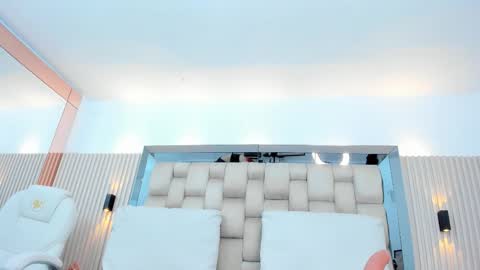 Zenda Evans online show from 11/28/25, 11:18