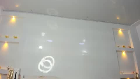 Zenda Evans online show from 12/03/25, 03:47