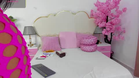 Snapshot of zendayarosse chatting on 04/06/26, 09:49 zendayarosse online show from 04/06/26, 09:49