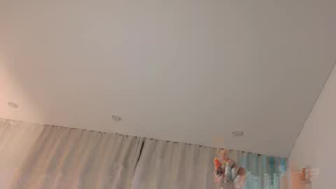 Snapshot of zeneexe chatting on 03/23/26, 08:35 Lara online show from 03/23/26, 08:35