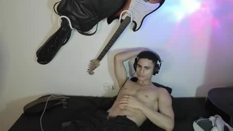 Snapshot of zenhzu chatting on 12/20/24, 04:53 zenzhu online show from 12/20/24, 04:53