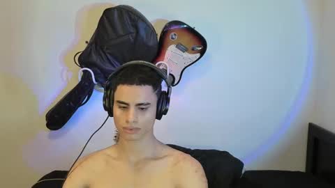 Snapshot of zenhzu chatting on 12/23/24, 05:28 zenzhu online show from 12/23/24, 05:28