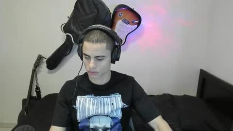 Snapshot of zenhzu chatting on 12/31/24, 11:39 zenzhu online show from 12/31/24, 11:39