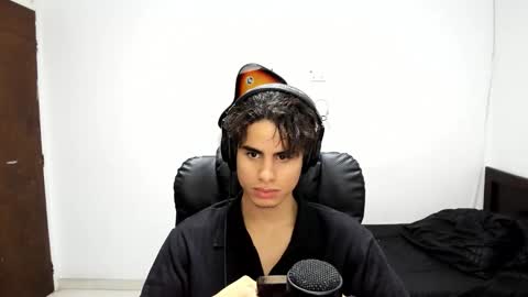 Snapshot of zenhzu chatting on 11/27/25, 09:50 zenzhu online show from 11/27/25, 09:50