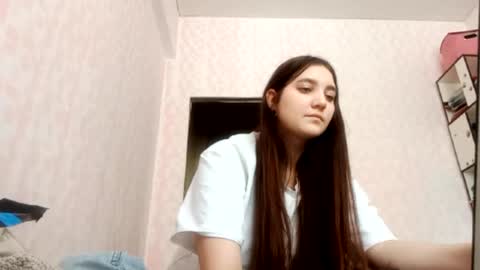 Snapshot of zeniabrossoit chatting on 03/02/26, 07:15 zeniabrossoit online show from 03/02/26, 07:15