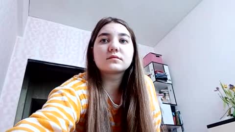 Snapshot of zeniabrossoit chatting on 03/15/26, 07:25 zeniabrossoit online show from 03/15/26, 07:25