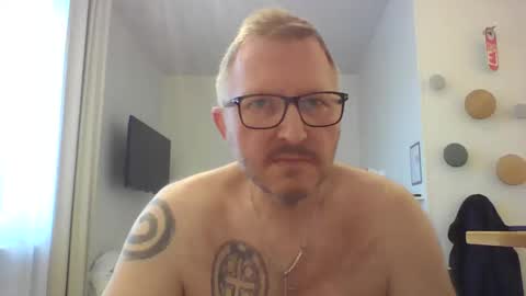 Snapshot of zenlem chatting on 05/18/26, 05:41 zenlem online show from 05/18/26, 05:41