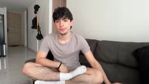 Zenn online show from 11/03/25, 01:45