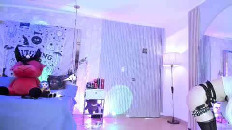    online show from 10/24/25, 02:35