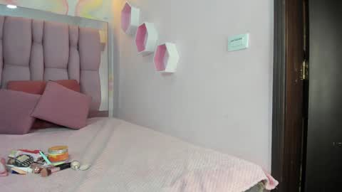 ZEPHYRA ANGELS online show from 12/31/24, 01:19