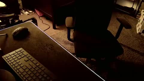 Snapshot of zerces111 chatting on 12/13/24, 10:34 Zerces online show from 12/13/24, 10:34