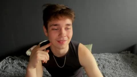 Snapshot of zeriixx chatting on 04/10/26, 01:44 Ethan online show from 04/10/26, 01:44