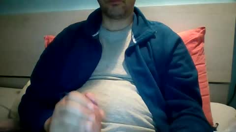 Snapshot of zeus00811 chatting on 12/04/24, 08:12 zeus online show from 12/04/24, 08:12