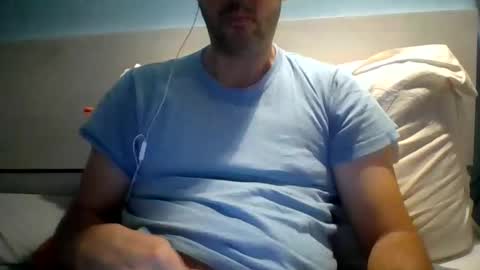 Snapshot of zeus00811 chatting on 10/24/25, 05:26 zeus online show from 10/24/25, 05:26