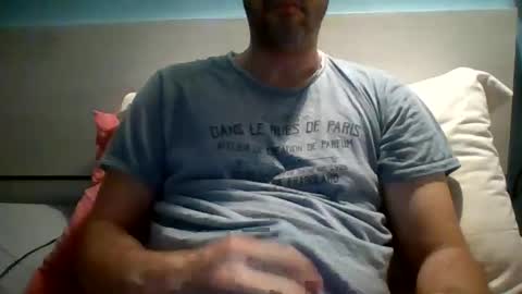 Snapshot of zeus00811 chatting on 10/27/25, 05:44 zeus online show from 10/27/25, 05:44