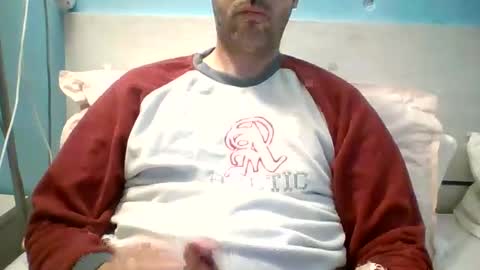 Snapshot of zeus00811 chatting on 11/19/25, 06:24 zeus online show from 11/19/25, 06:24