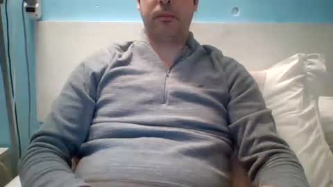 Snapshot of zeus00811 chatting on 12/16/25, 06:07 zeus online show from 12/16/25, 06:07