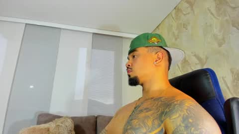 Snapshot of zeus_strong93 chatting on 07/01/26, 10:53 zeus strong online show from 07/01/26, 10:53