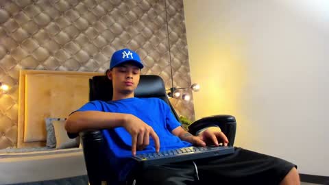 zeus online show from 01/02/25, 09:18