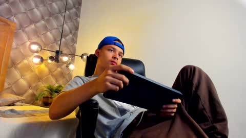 zeus online show from 01/06/25, 05:49