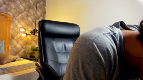 zeus online show from 01/07/25, 08:24