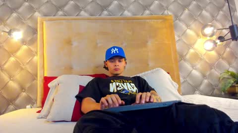 zeus online show from 01/09/25, 10:09